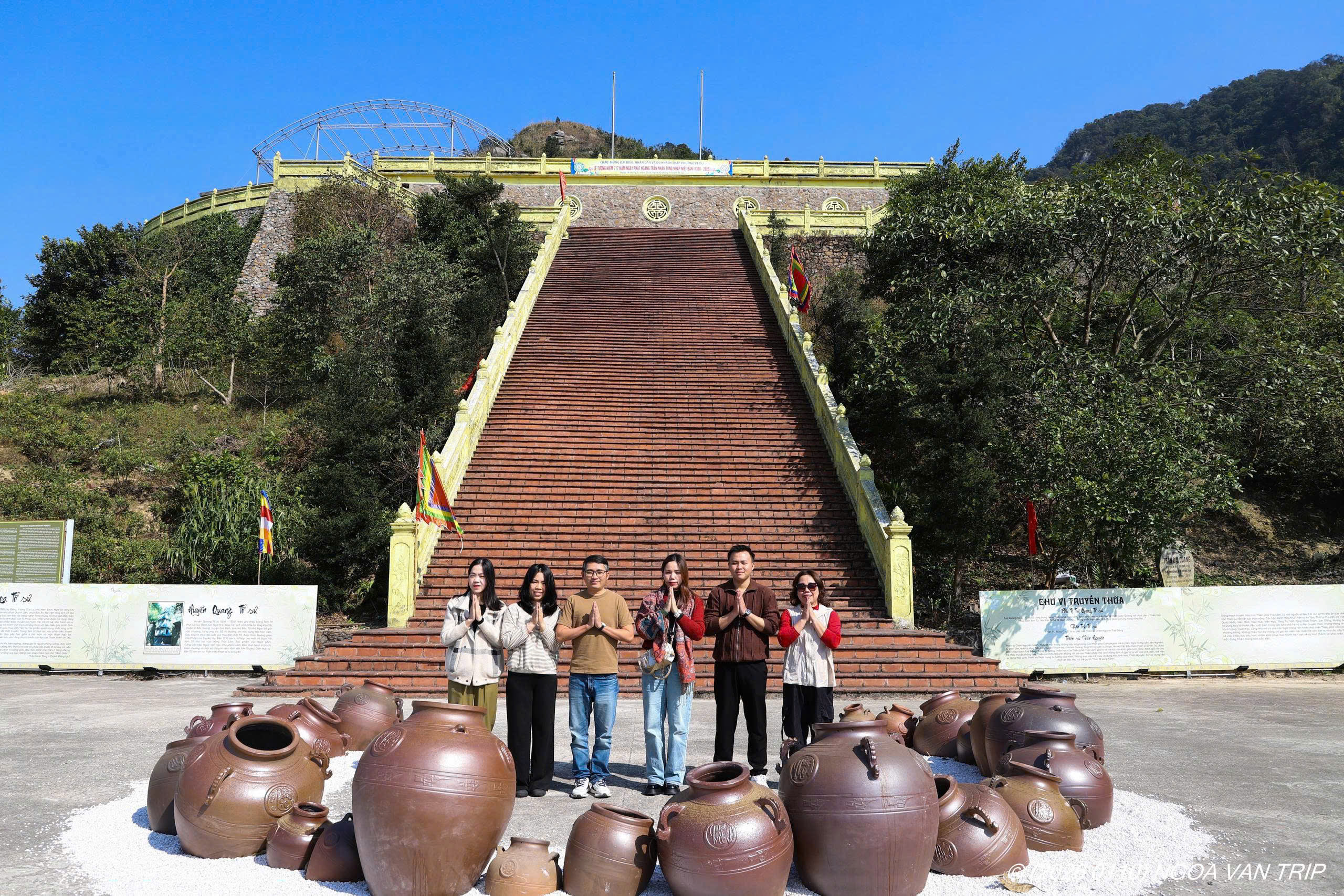 Ngoa-Van Chùa Am Ngọa Vân